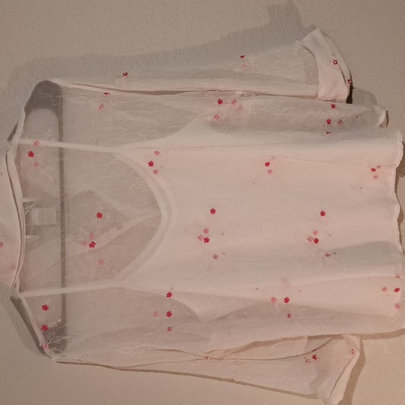 Dressbarn sheer blouse with attached tank. Delicate flower and embellishments - Picture 8 of 8